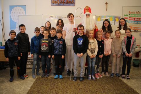 Sv. Mikuláš navštívil aj deti z našej školy.